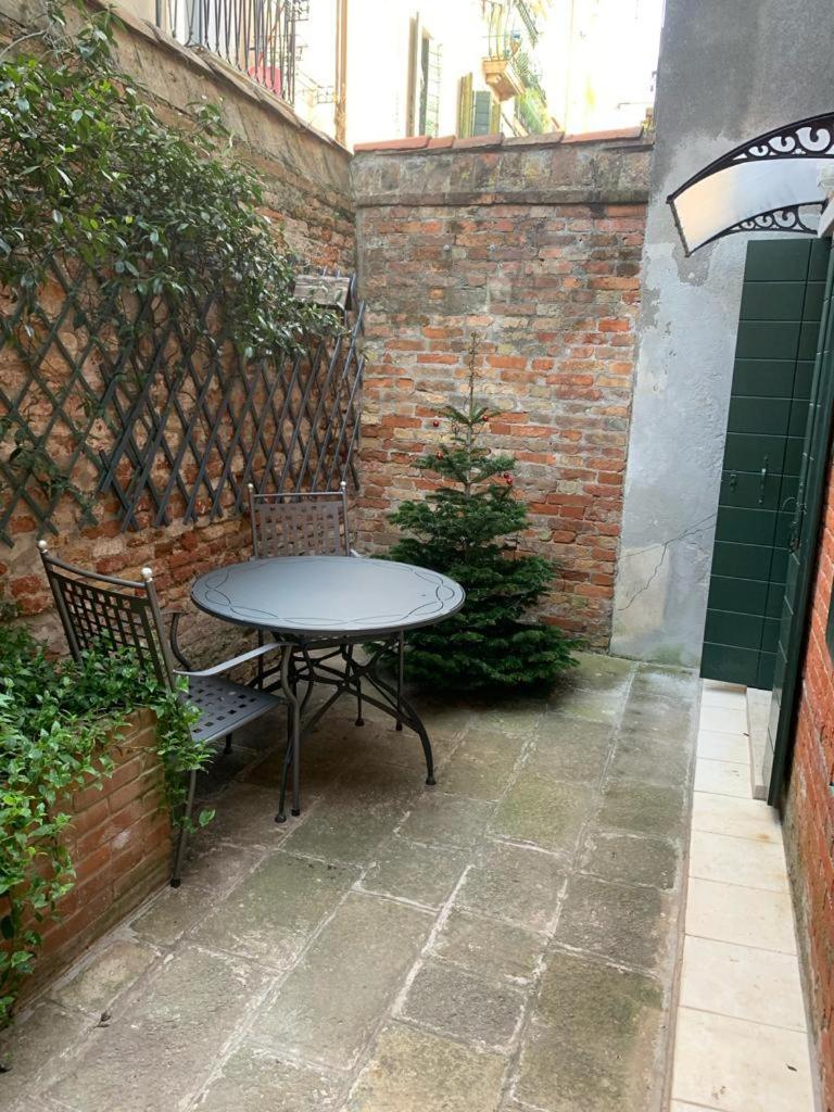 Ca' Olivolo 1891 In Biennale Apartment Venice Luaran gambar